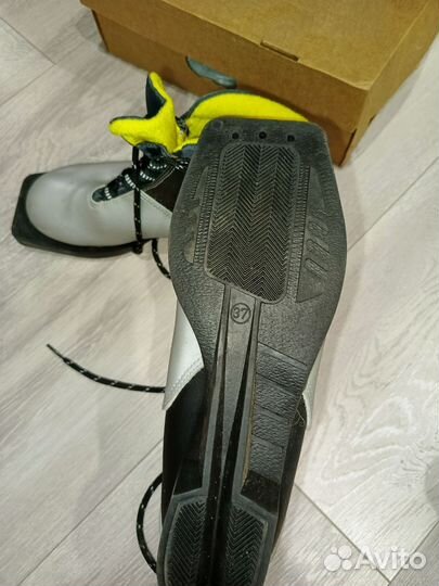 Лыжные ботинки spine