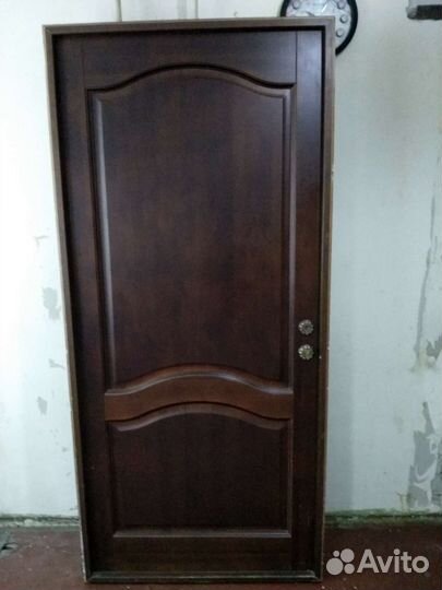 Дверь деревянная