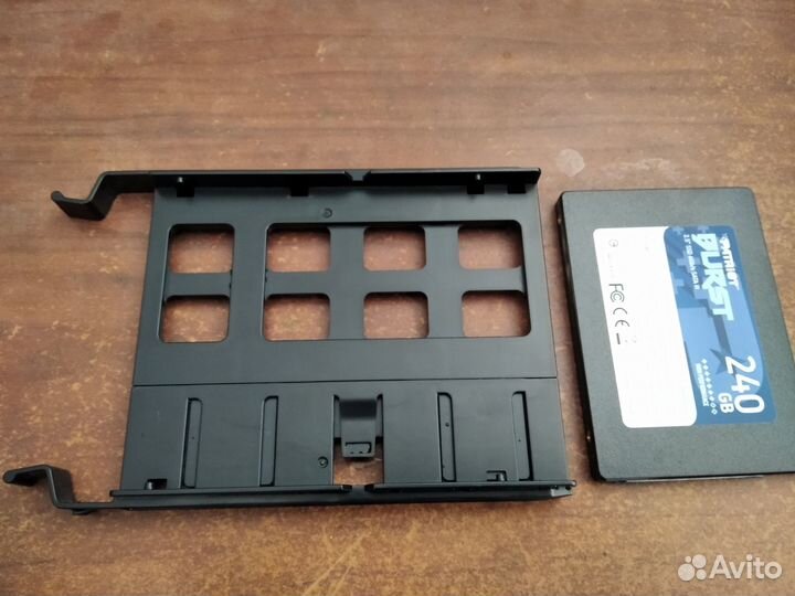 Крепление салазки для SSD и HDD в корпус или меняю