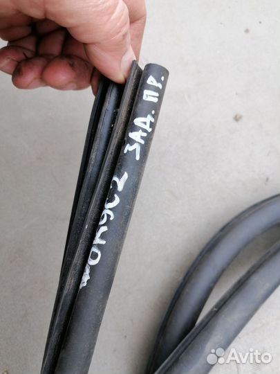 Уплотнитель двери Ford 1495866 для Ford Focus II