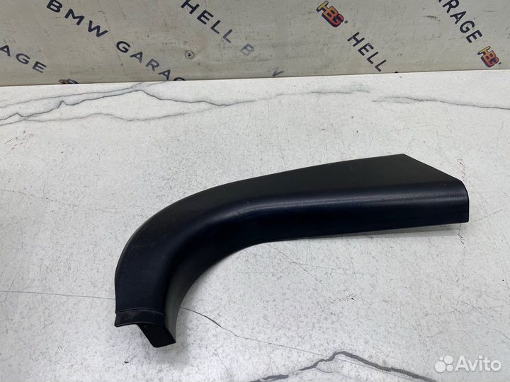 Боковая накладка в ногах пассажира Bmw E39