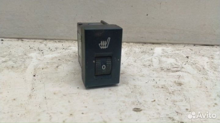 Кнопка обогрева сидений правая Mazda 3 2009-2011