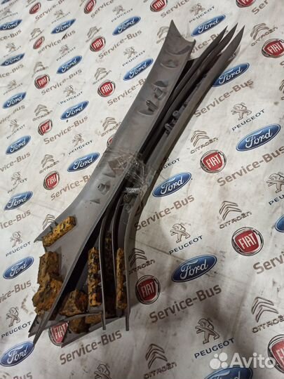 Молдинг стойки лобового стекла fiat doblo 2011г.в