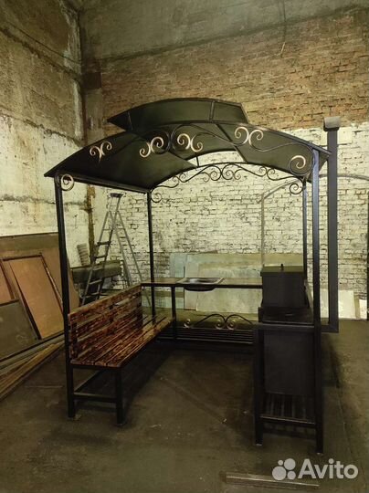 Мангальная зона с крышей