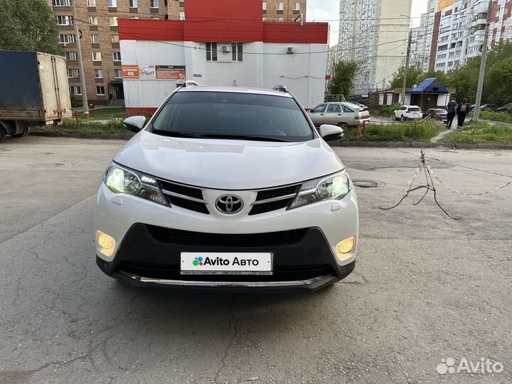 Toyota RAV4 2.0 CVT, 2014, 141 700 км