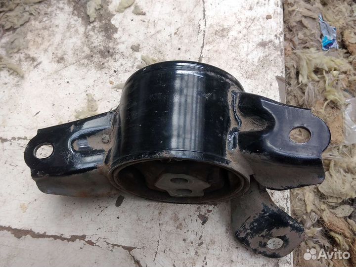 Подушка двигателя hyundai solaris