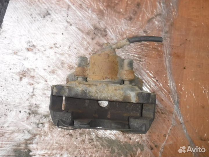 Суппорт передний правый Seat Leon 1P1