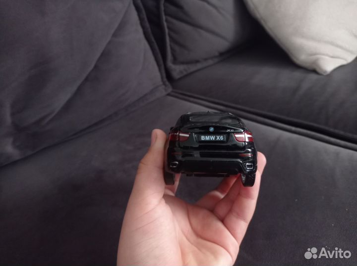 Игрушечная машина bmw x6
