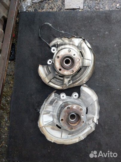 Задний поворотный кулак на BMW F10