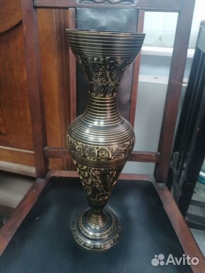 Ваза резная латунная Индия 38 см