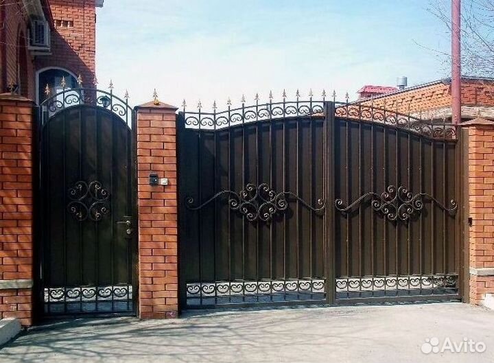 Секционные ворота
