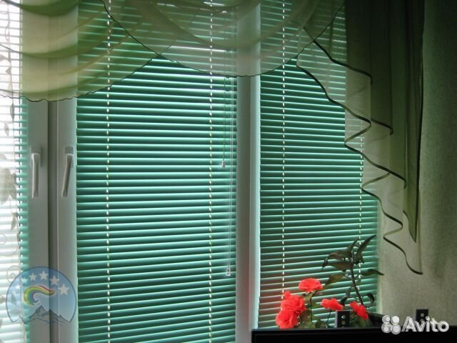 Горизонтальные жалюзи на пластиковые окна