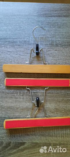 Деревянные дет.вешалки для одежды