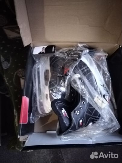 Коньки хоккейные новые