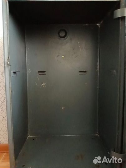 Сейф металлический