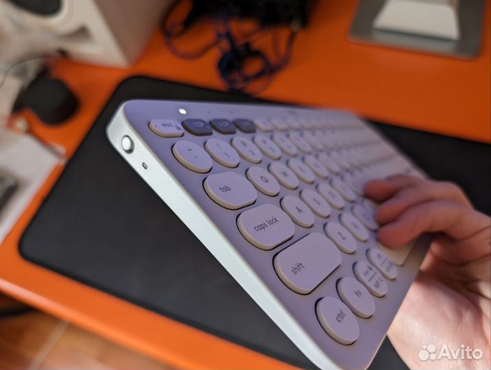 Logitech Pebble Keys 2 K390