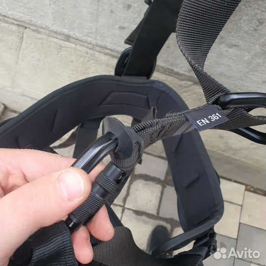 Страховочная привязь singing rock expert 3 система