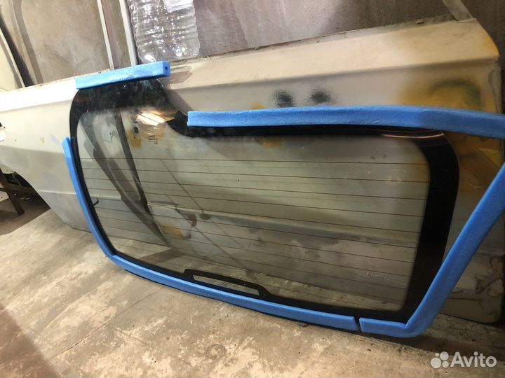 Стекло багажника нива шевроле