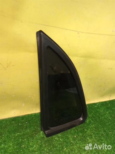 Стекло задней форточки левая Kia RIO 3 QB 2011