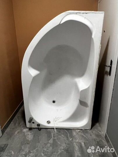 Ванна акриловая