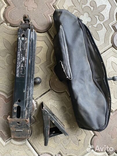 Домкрат ленд ровер