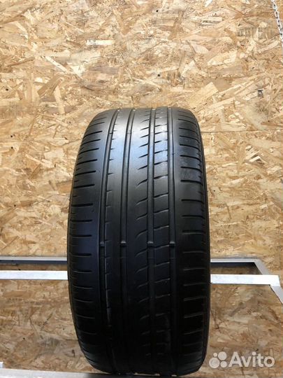 Pirelli P Zero Rosso 235/45 R17
