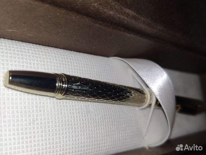 Перьевая ручка Cross Spire, перо из золота 18К