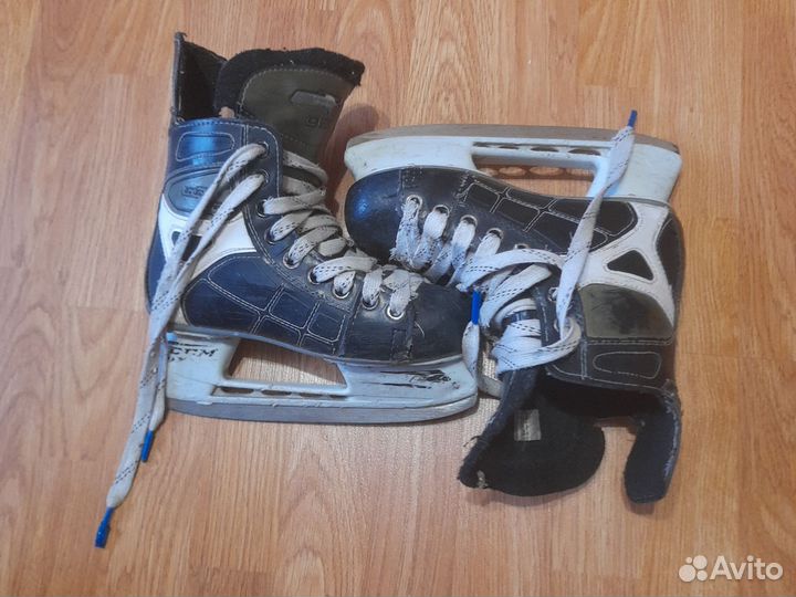 Коньки хоккейные детские CCM 35 размер