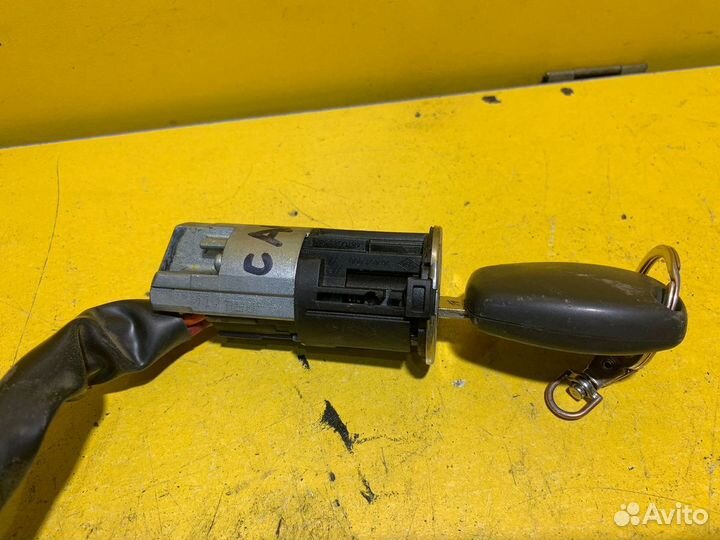 Замок зажигания Renault Sandero 2009-2014