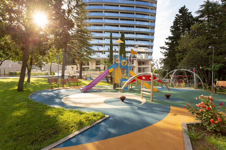 3-к. квартира, 133,8 м², 18/27 эт.