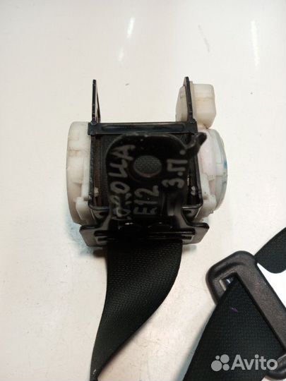 Ремень безопасности задний правый Toyota Corolla