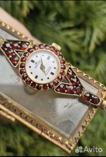 Винтаж денские наручные часы