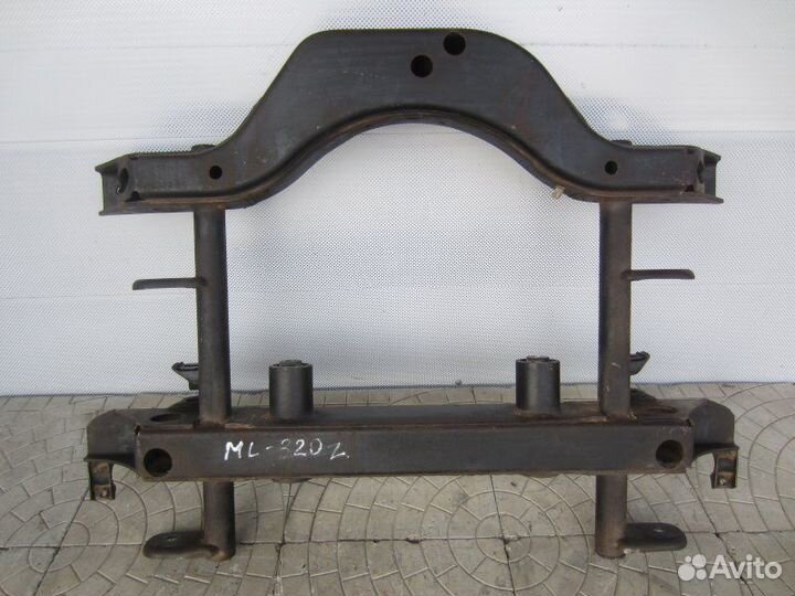 Подрамник задний Mercedes-Benz M-Class W163 M112