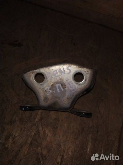 Петля двери верхняя задняя правая Заз Сенс T100