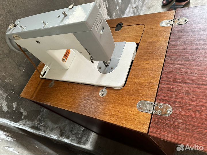 Швейная машинка