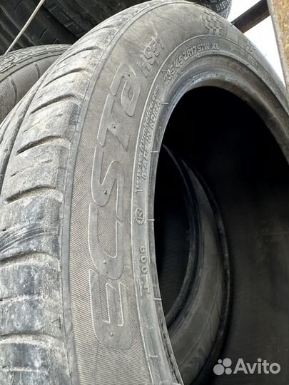 Kumho Ecsta HS51 235/45 R17