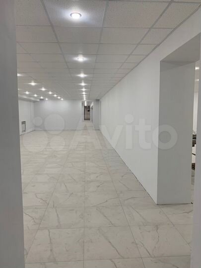 Помещение 30 кв.м на входе, с водой