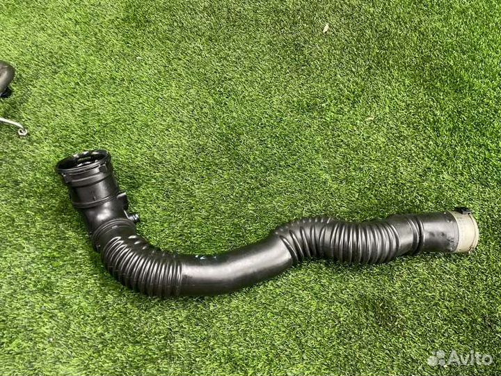 Патрубок интеркулера Bmw 5 F10 N20B20 2011