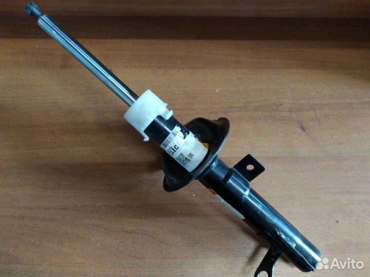 Амортизатор подвески передний правый Ford Focus I