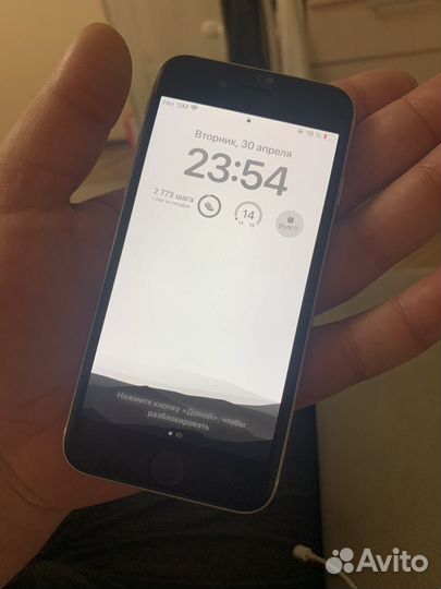 iPhone SE (2020), 64 ГБ