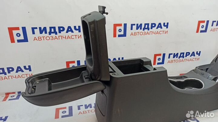 Консоль Geely Emgrand EC7 106802273300669. Царапин