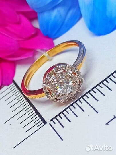 Кольцо с синтетическим камнем Золото