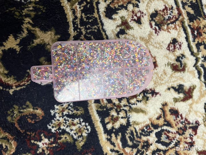 Разноцветный бисер