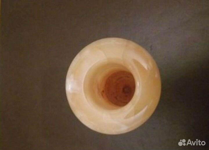 Ваза из оникса