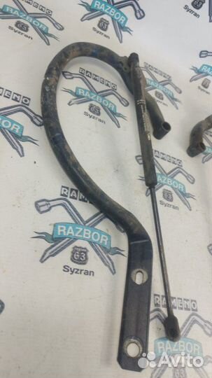 Петля двери багажника Peugeot 406