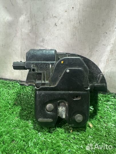 Замок крышки багажника LADA X-Ray