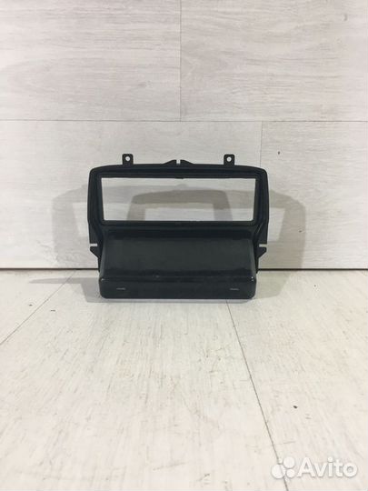 Рамка магнитолы LADA vesta 1.6 мт седан