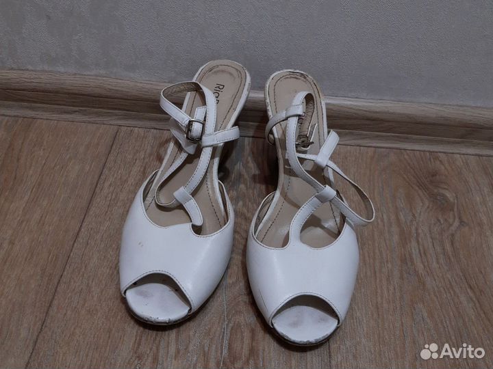 Босоножки женские