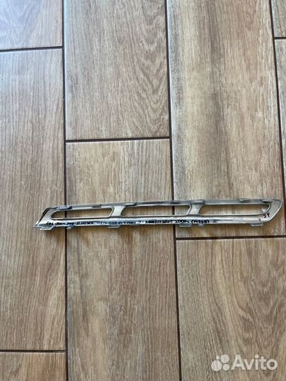 Накладка решетки радиатора правая Mercedes Gl