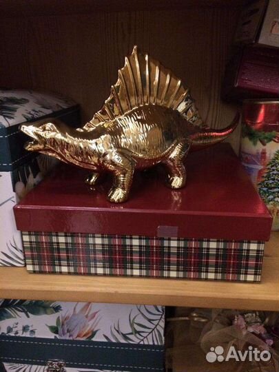 Динозавр декоративный